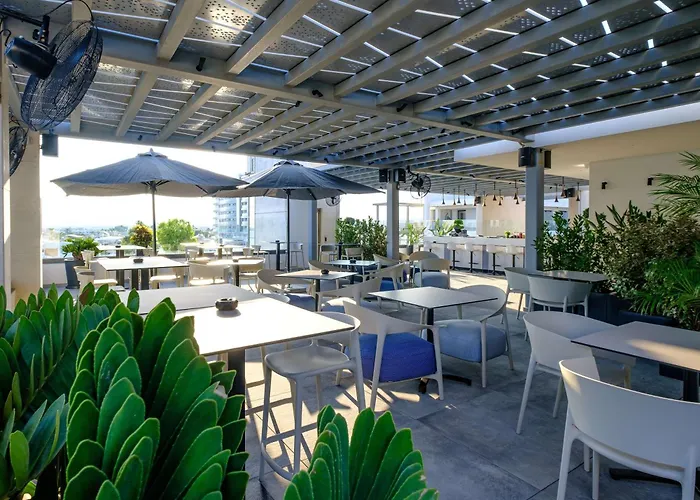 Mercure Larnaca Beach Resort