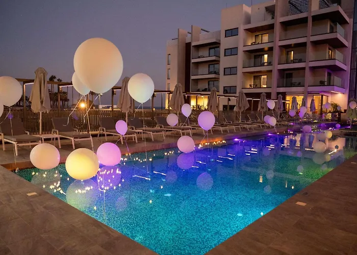 Mercure Larnaca Beach Resort