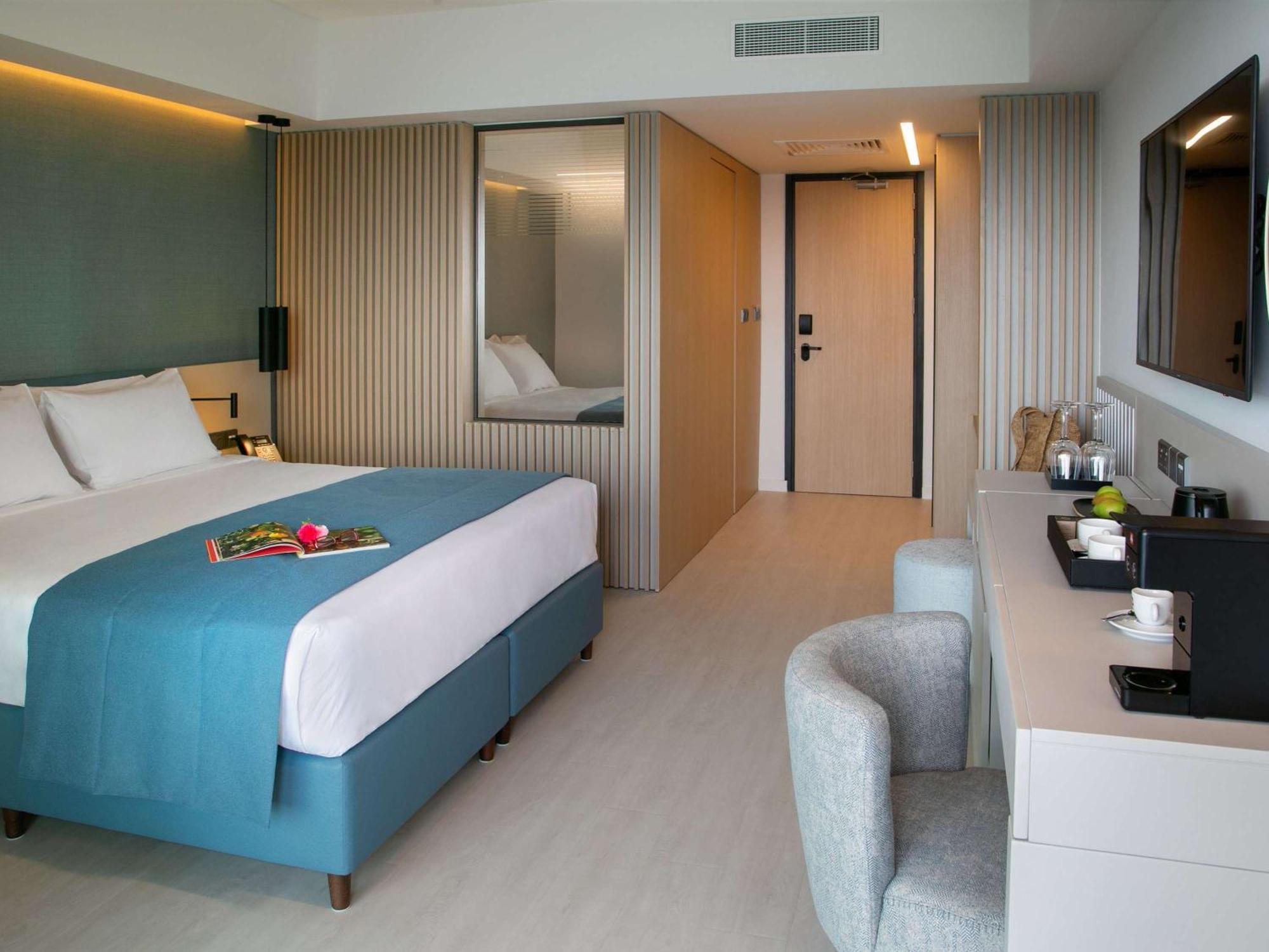 Mercure 4* Ларнака