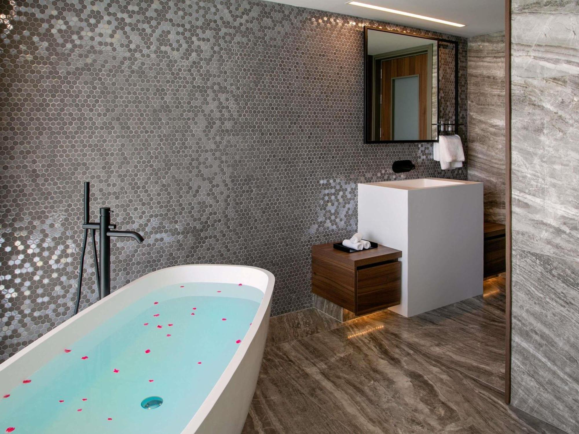 Mercure Готель